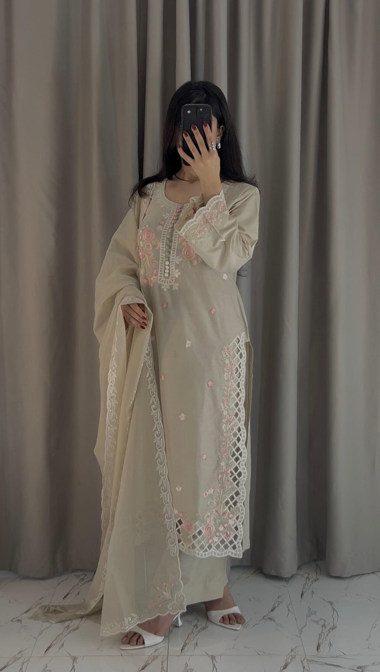 Blooming In Subtitles Elegance 3pc Beige (Fone)