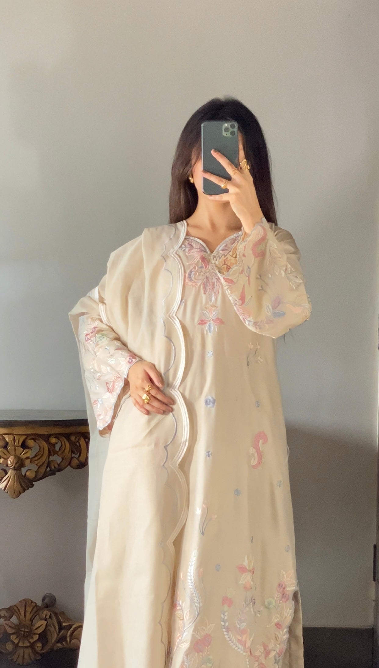Fone Beige